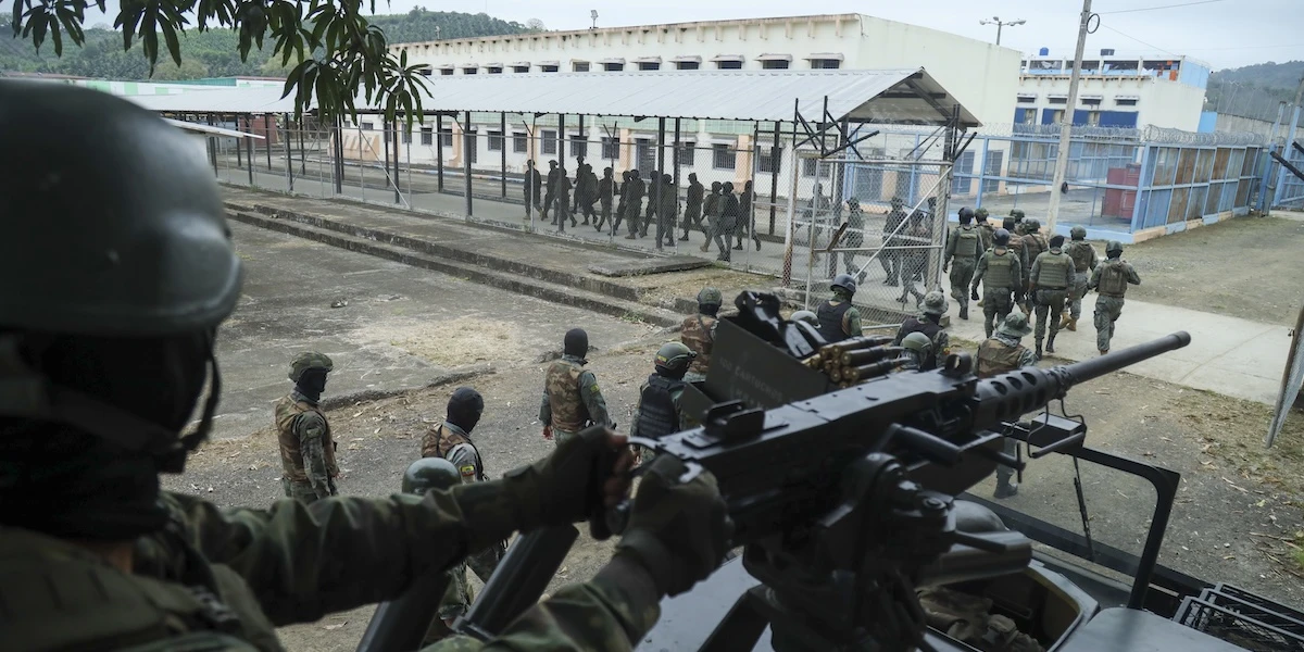 pochi secondi faIn un carcere dell’Ecuador almeno 17 persone sono morte negli scontri fra gruppi criminali