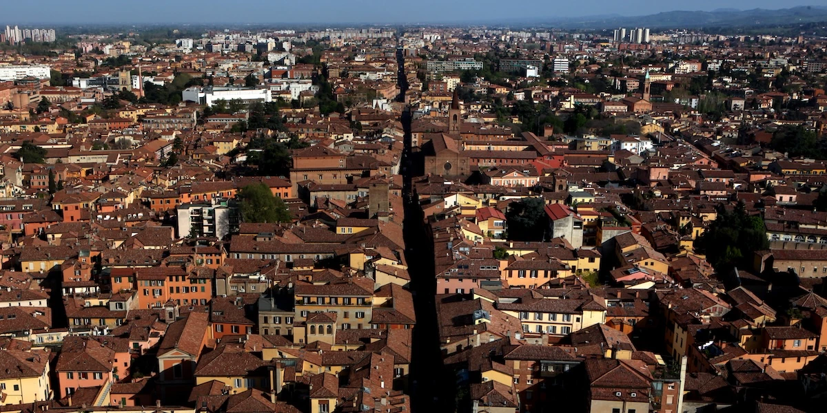 1 minuto faIl comune di Bologna darà pipe sterili alle persone dipendenti dal crackPer ridurre le infezioni e alla lunga anche il consumo, seguendo un approccio noto come “riduzione del danno”