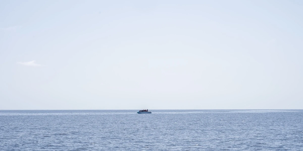 Tra giovedì e venerdì ci sono stati due naufragi al largo della Libia: si teme che siano morte almeno sessanta persone migranti