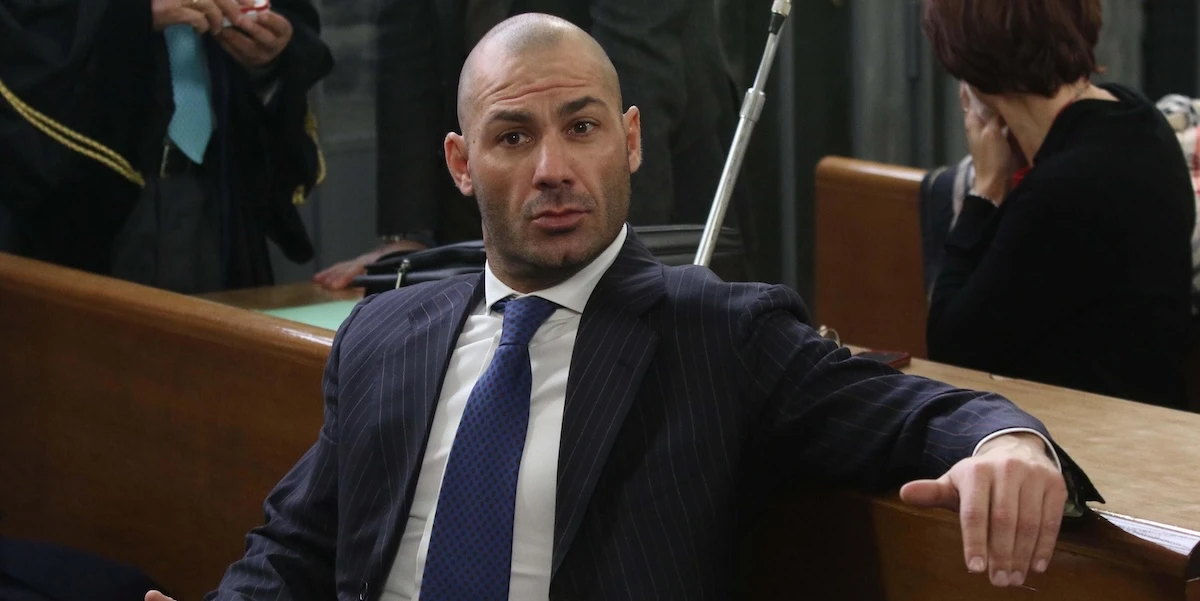 Riccardo Bossi è stato condannato in primo grado a un anno e quattro mesi di carcere, questa volta per maltrattamenti contro la madre