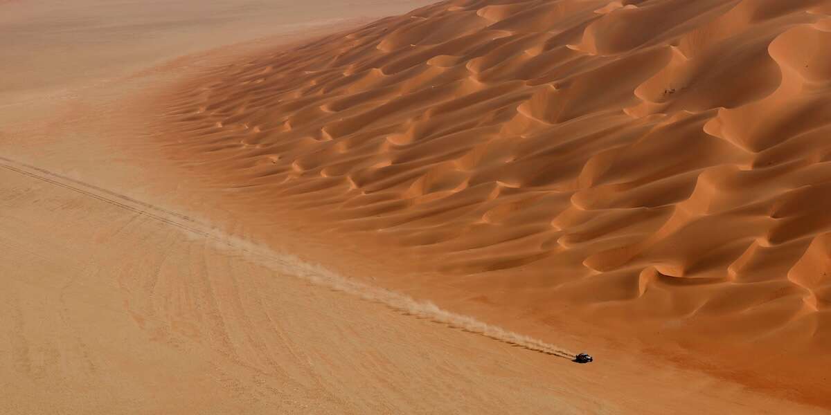 Macchine, moto, tanta sabbiaLe foto del Rally Dakar 2025, che da anni non finisce più a Dakar e si è concluso dopo 8mila chilometri in Arabia Saudita