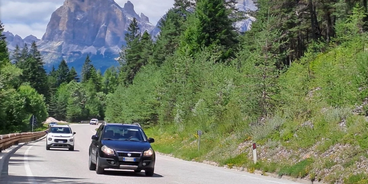 1 minuto faUna frana ha di nuovo bloccato la strada principale che collega Cortina d’Ampezzo al resto del Veneto