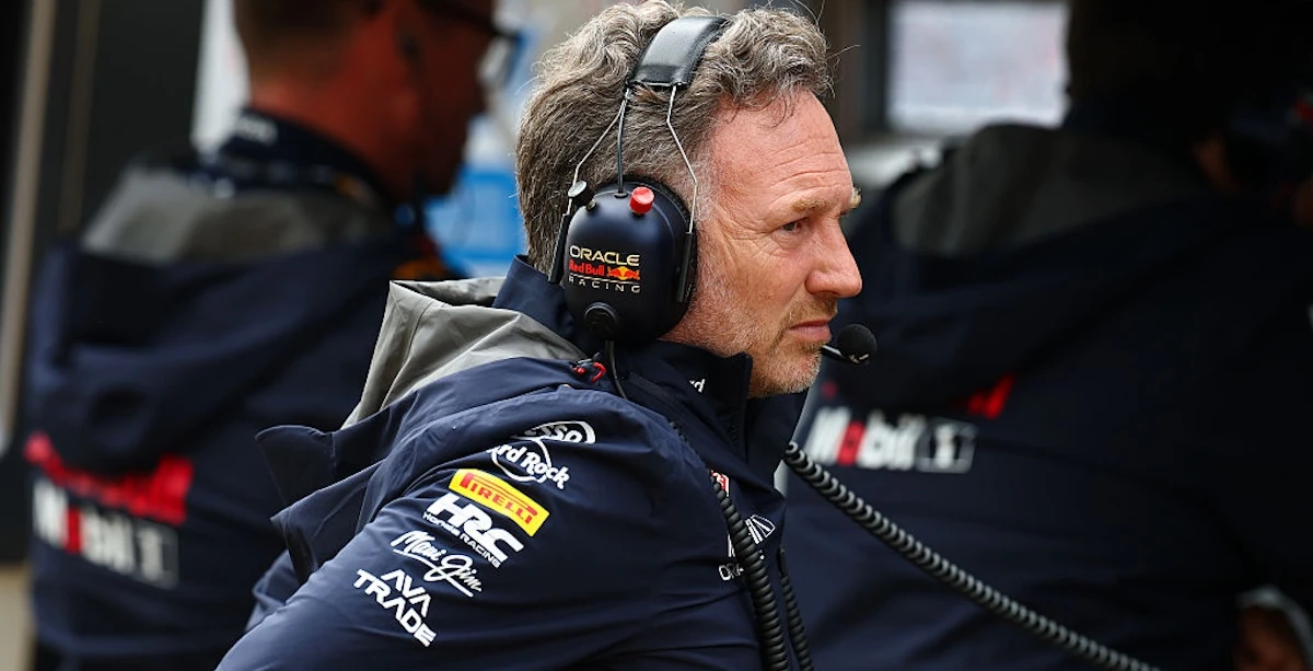 2 minuti faLa squadra di Formula 1 della Red Bull ha licenziato il team principal Chris HornerAncora però non si sa perché: mesi fa era stato accusato di comportamenti inappropriati da una dipendente, ma è anche un periodo complicato dal punto di vista sportivo