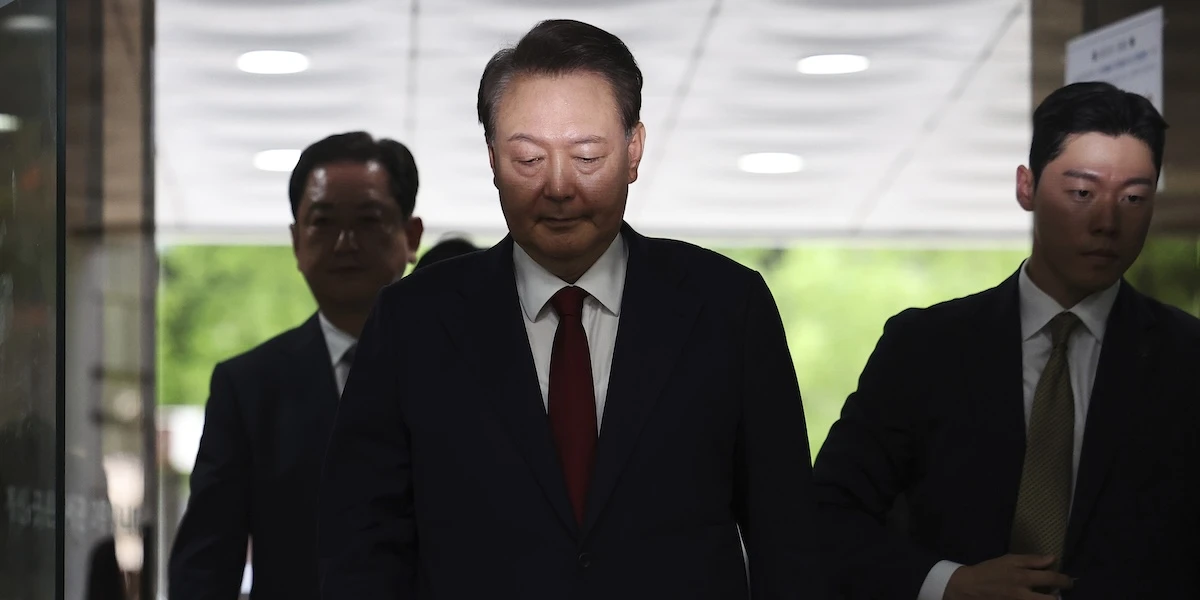 4 minuti faYoon Suk-yeol, l’ex presidente della Corea del Sud accusato di insurrezione e alto tradimento, è stato arrestato di nuovo