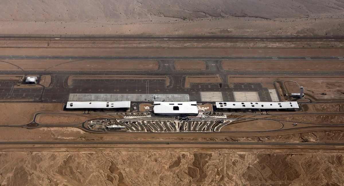 pochi secondi faUn drone degli Houti partito dallo Yemen ha colpito un aeroporto israeliano, causando danni limitati
