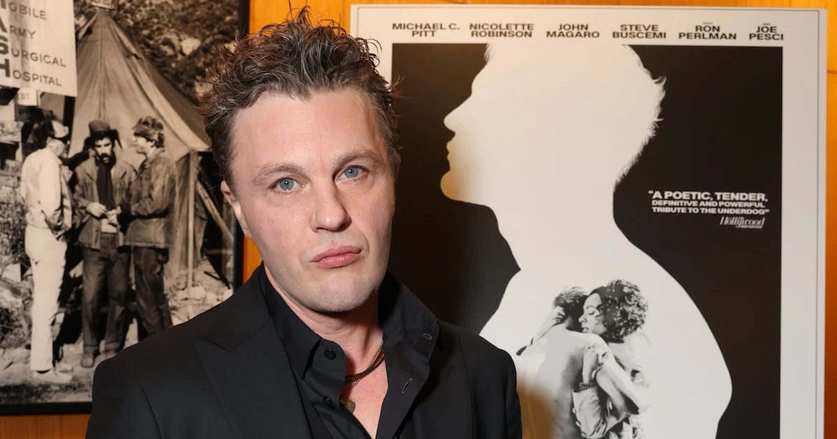 L’attore statunitense Michael Pitt è stato arrestato con l’accusa di abusi sessuali