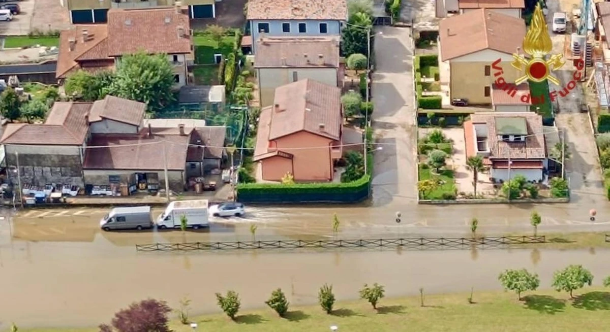 7 minuti faIn Veneto è stato dichiarato lo stato di emergenza regionale per gli allagamenti nelle province di Padova e Venezia