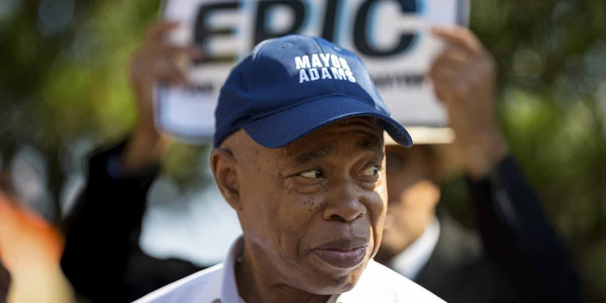 2 minuti faEric Adams ha ritirato la candidatura a sindaco di New YorkA poche settimane dal voto e dopo mesi di pressioni da parte del suo stesso partito, il Partito Democratico, per le sue dimissioni