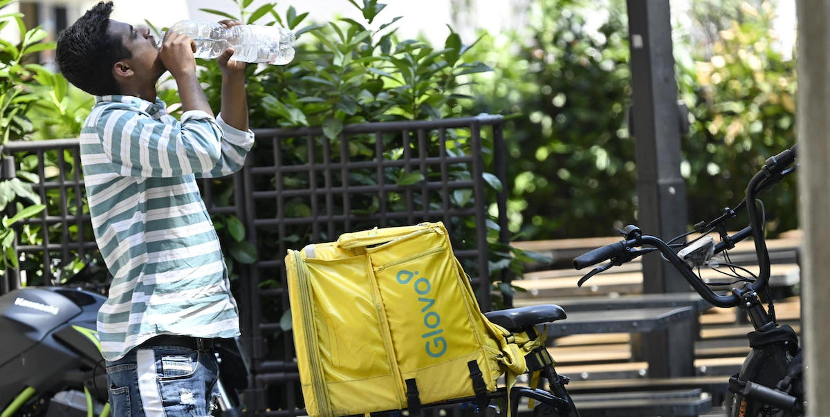 1 minuto faIl criticato bonus di Glovo per i rider che aumenta se fanno consegne quando fa più caldoÈ stato visto come un incentivo, per quanto minimo, a lavorare in condizioni estreme