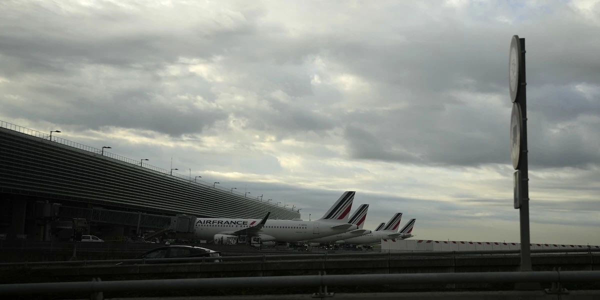 4 minuti faUno sciopero dei controllori del traffico aereo in Francia sta causando grossi disagi per i voli nel paese e nel resto d’Europa
