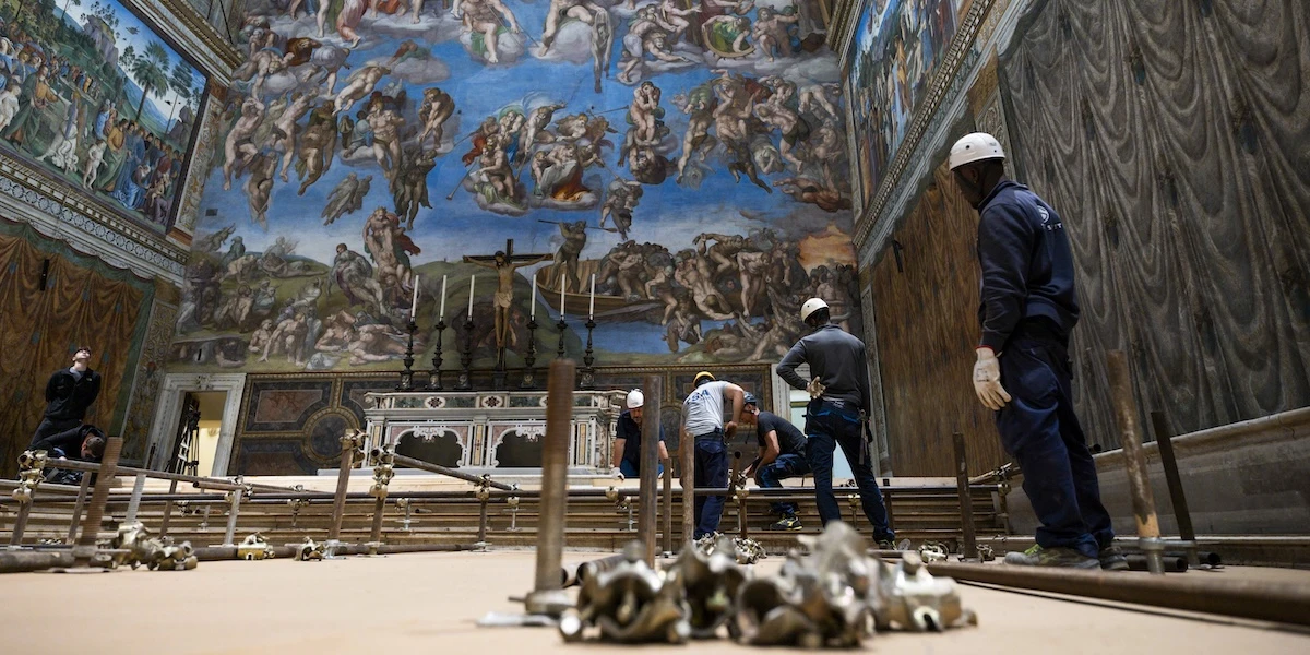 Come faranno a isolare il conclave dal resto del mondoSia con modifiche strutturali ai palazzi del Vaticano, sia con misure tecnologiche, sia con la minaccia della scomunica
