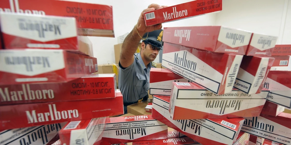 Il contrabbando di sigarette non è mai finito, perché si è evolutoOra si fa anche con quelle elettroniche, e soprattutto passa dalle piattaforme illegali online