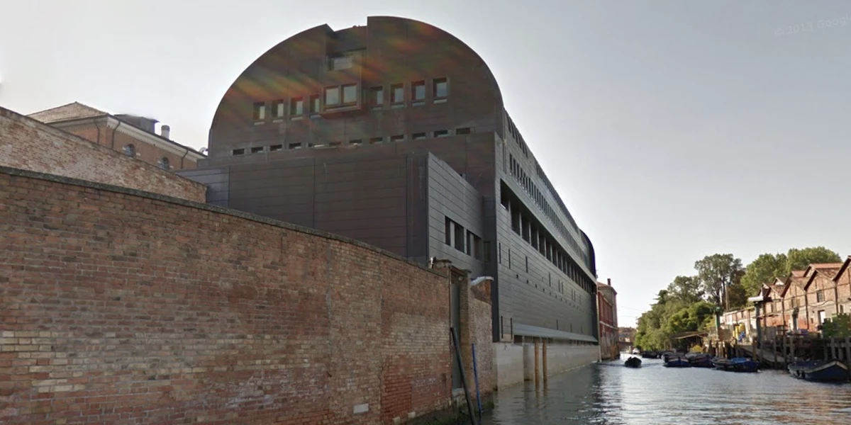 2 minuti faLa sede del tribunale di Venezia è stata chiusa perché manca l’acqua e non vanno né l’aria condizionata né il sistema antincendio