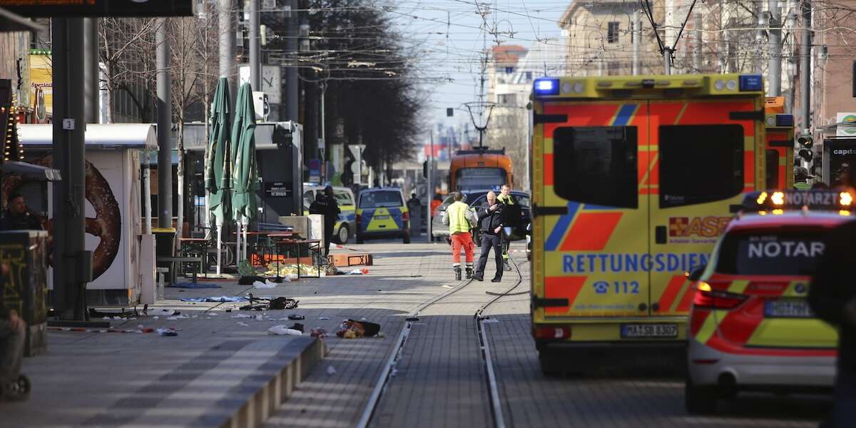 Una persona a bordo di un’auto ha investito diversi passanti a Mannheim, nel sud-ovest della Germania