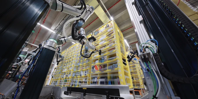 pochi secondi faI magazzini di Amazon sono pieni di robotHanno da poco superato il milione, e sostituiranno sempre più dipendenti
