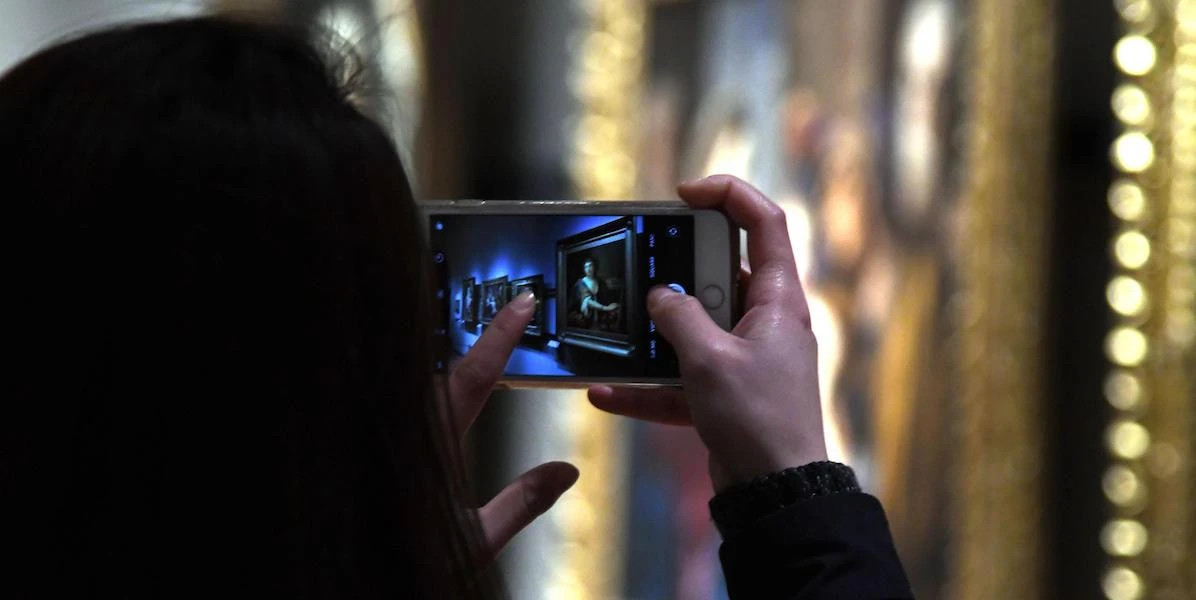 2 minuti faAgli Uffizi di Firenze ci sono nuove protezioni per evitare altri incidenti ai dipintiSono state montate negli ambienti della mostra dove un visitatore aveva squarciato un ritratto di fine Seicento