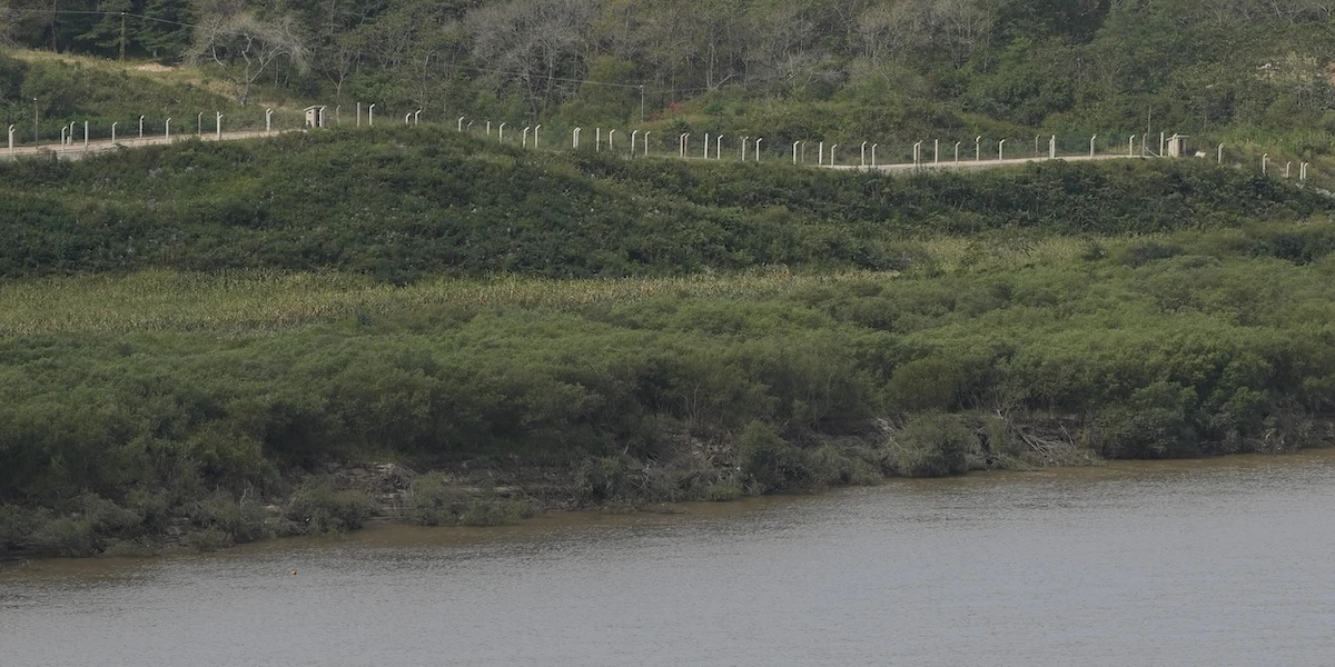 Ci sarà un nuovo ponte tra Russia e Corea del NordServirà a favorire il passaggio di merci e persone, e a rafforzare i rapporti sempre più stretti tra i due regimi