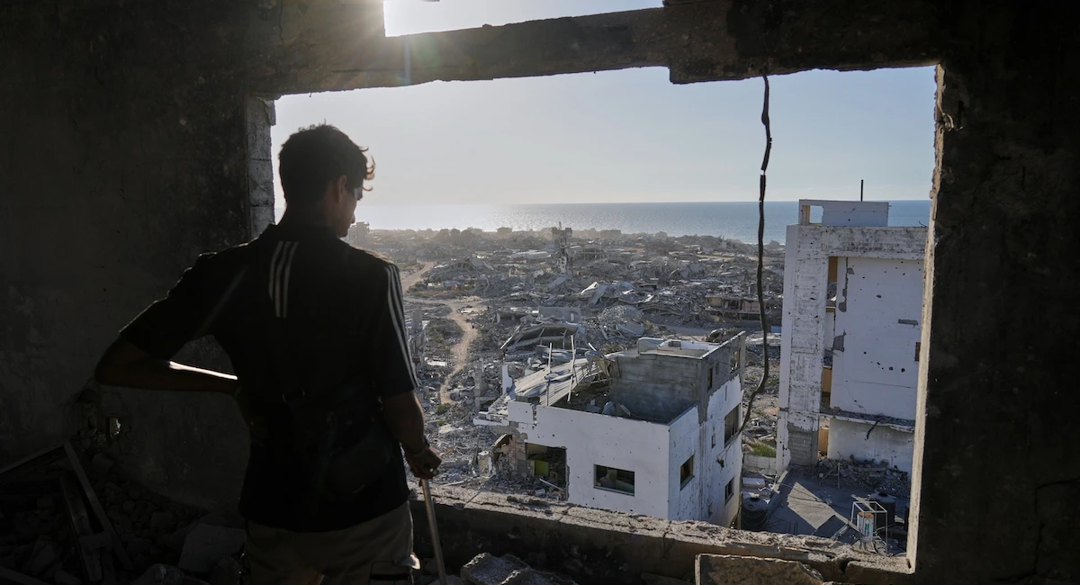 2 minuti faCosa succede adesso a GazaIl ritiro dell’esercito israeliano, la liberazione degli ostaggi e dei prigionieri, e l’arrivo di cibo e generi di prima necessità nella Striscia