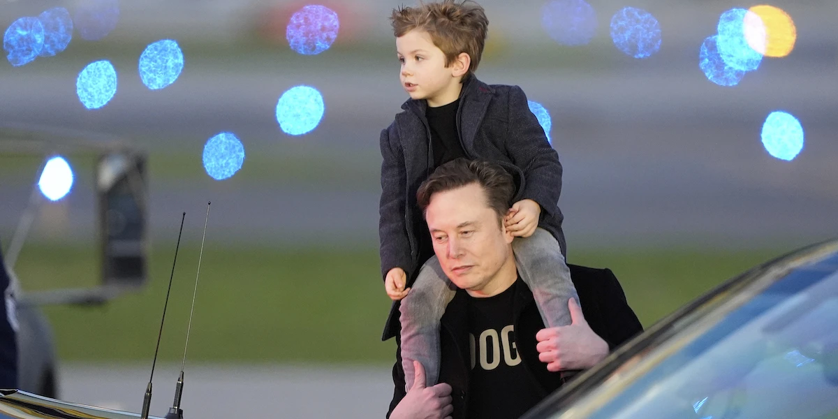 La strategia di Elon Musk per fare più figli possibileUn'inchiesta del Wall Street Journal sostiene che ne sia ossessionato, e che abbia pagato più di una donna per tacere sulla sua paternità