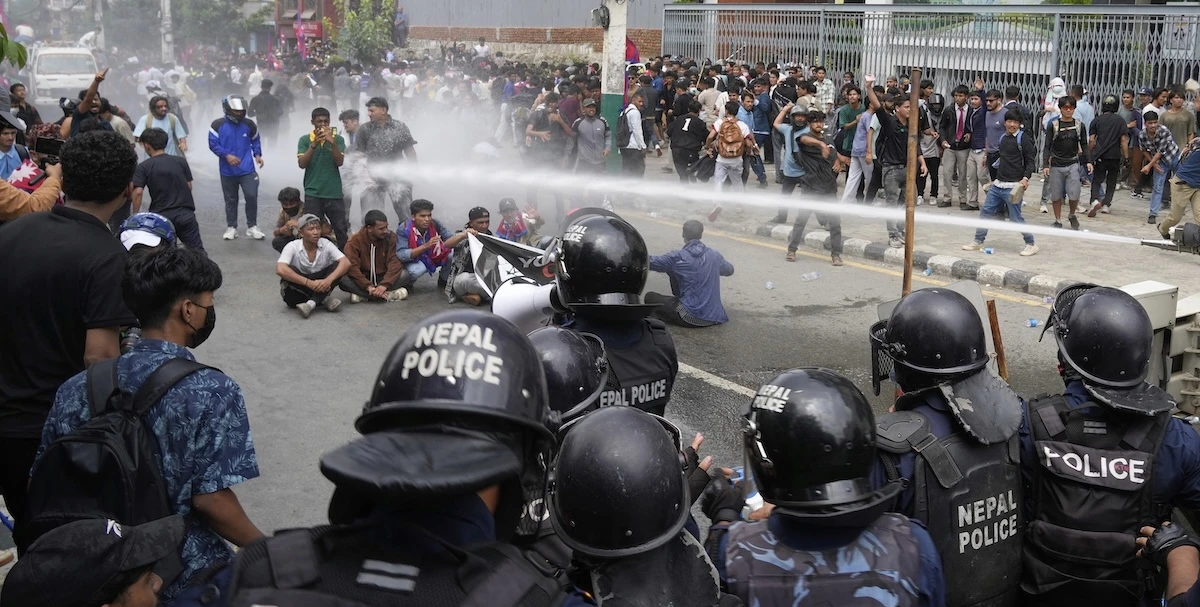 pochi secondi faAlmeno 14 persone sono state uccise in Nepal durante una manifestazione contro la decisione del governo di bloccare vari social network