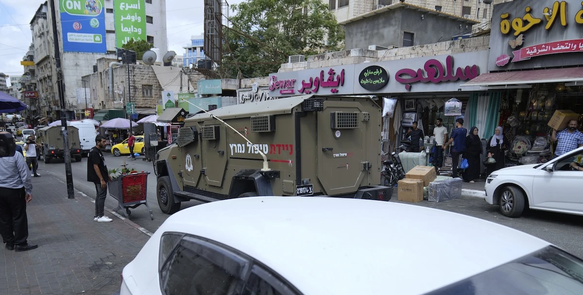 4 minuti faDecine di persone palestinesi sono state ferite nel corso di un’operazione militare israeliana a Ramallah, in Cisgiordania