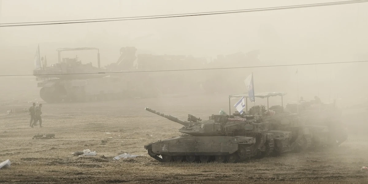 Israele sta espandendo la sua occupazione della Striscia di GazaGli attacchi contro le principali città si fanno sempre più intensi e la situazione umanitaria peggiora di giorno in giorno