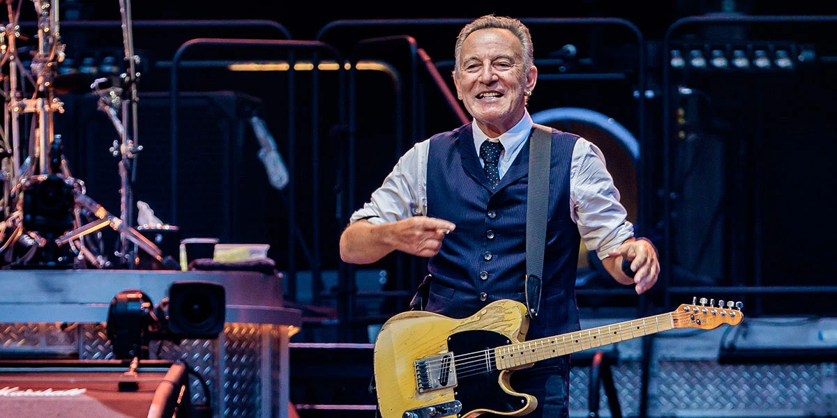 1 minuto faAncora una canzone di Bruce SpringsteenDove non cambia mai niente e intanto succede di tutto