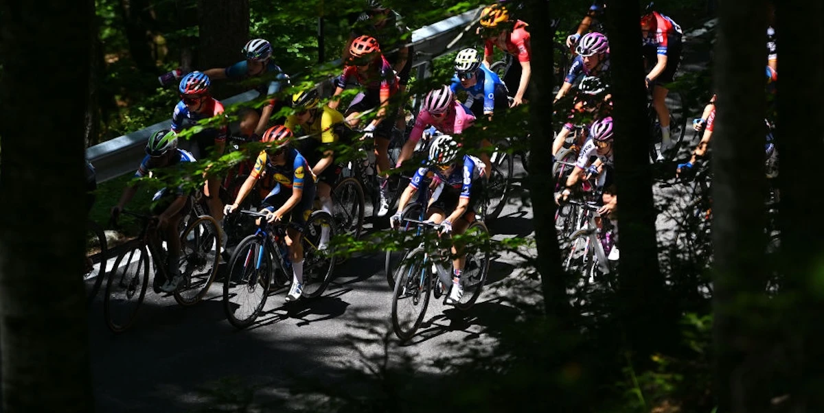 pochi secondi faIl Giro d’Italia femminile sta ancora cercando sé stessoNegli ultimi anni ha provato spesso a rinnovarsi ma ha perso rilevanza: sta per cambiare di nuovo, sperando sia la volta buona
