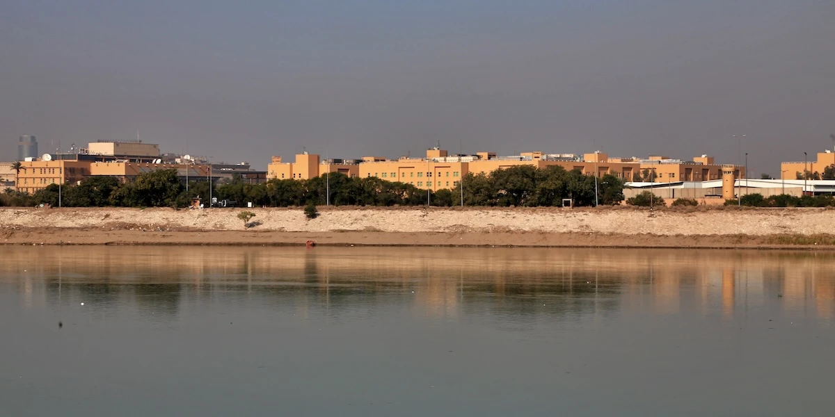 Gli Stati Uniti ridurranno il personale in Iraq, Bahrain e Kuwait, citando ragioni di sicurezza