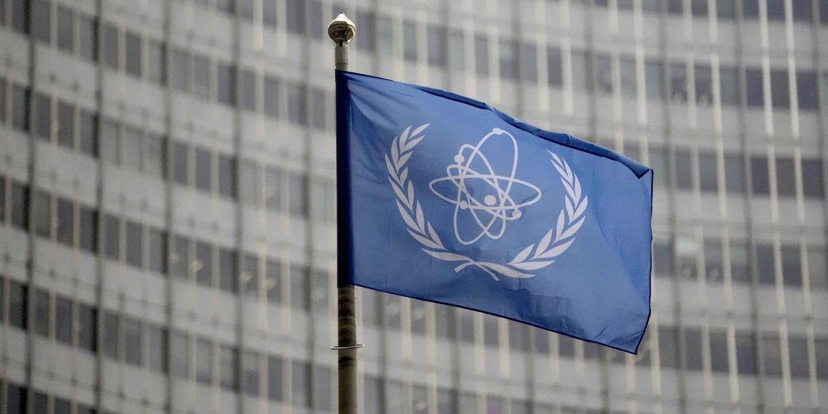 La IAEA ha accusato l’Iran di violare i suoi obblighi sul nuclearePer la prima volta in vent'anni l'agenzia dell'ONU competente sull'energia atomica ha approvato una risoluzione contro il paese