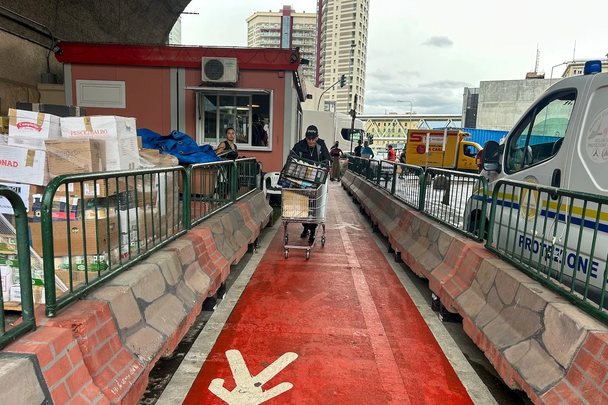 3 minuti faA Genova sono state raccolte 250 tonnellate di cibo per GazaLa gran parte partirà con le barche della Global Sumud Flotilla, grazie a una mobilitazione inaspettatamente grossa e trasversale