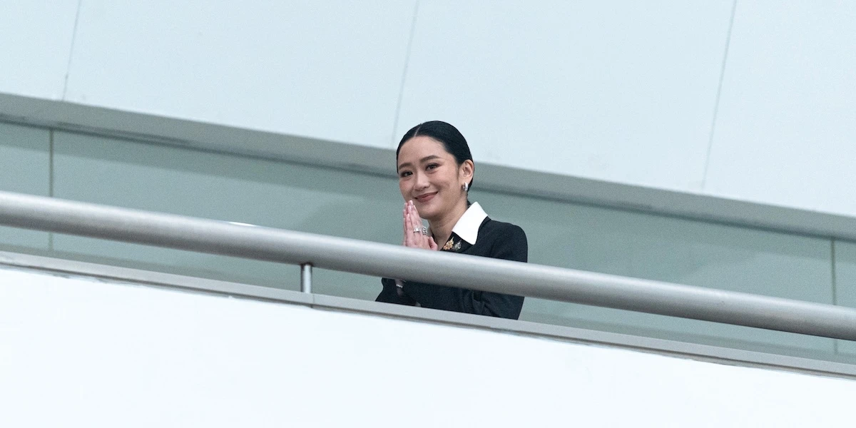 2 minuti faLa prima ministra thailandese è stata rimossaLo ha deciso la Corte Costituzionale: c'entra una telefonata con l'ex primo ministro della Cambogia, ritenuta una violazione etica