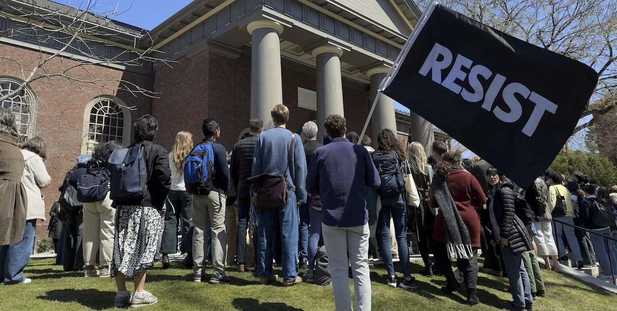 Trump ha sospeso tutte le nuove sovvenzioni federali all’Università di Harvard