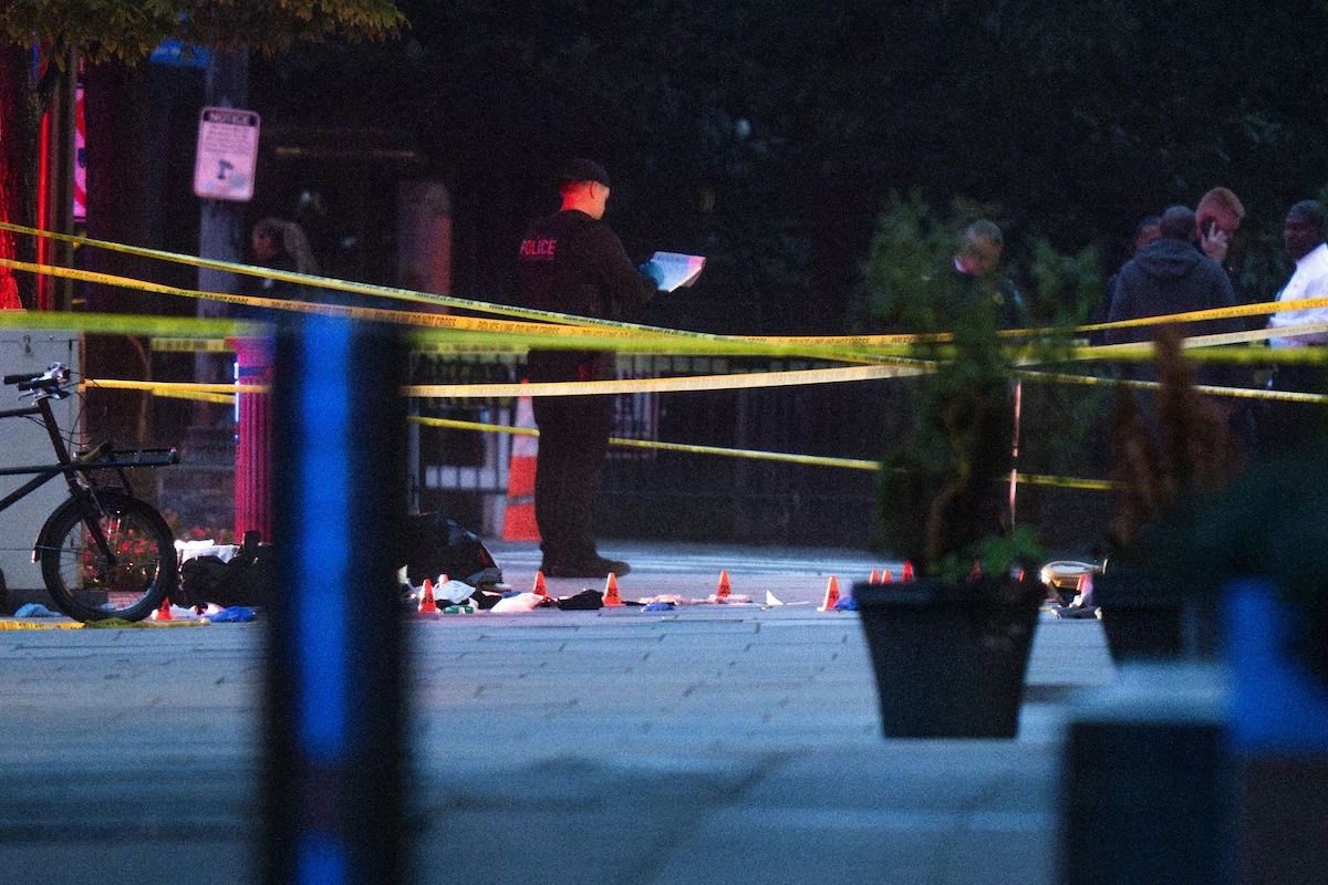 2 minuti faUn uomo è stato ucciso dal Secret Service statunitense dopo aver sparato fuori dalla Casa Bianca