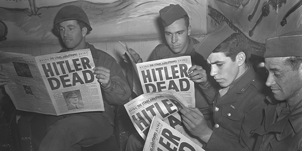La fine di Hitler, 80 anni faCon l'Armata Rossa a poche centinaia di metri, esaurito e isolato, si uccise nel suo bunker di Berlino, prima di essere bruciato in fretta e furia