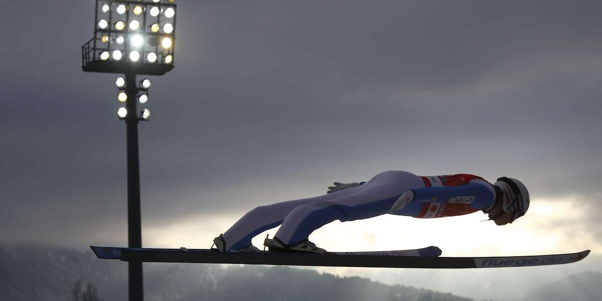 La Norvegia ha barato ai Mondiali di sci nordicoIl direttore della squadra norvegese ha ammesso che le tute di alcuni atleti di salto con gli sci erano state modificate, per renderle più performanti