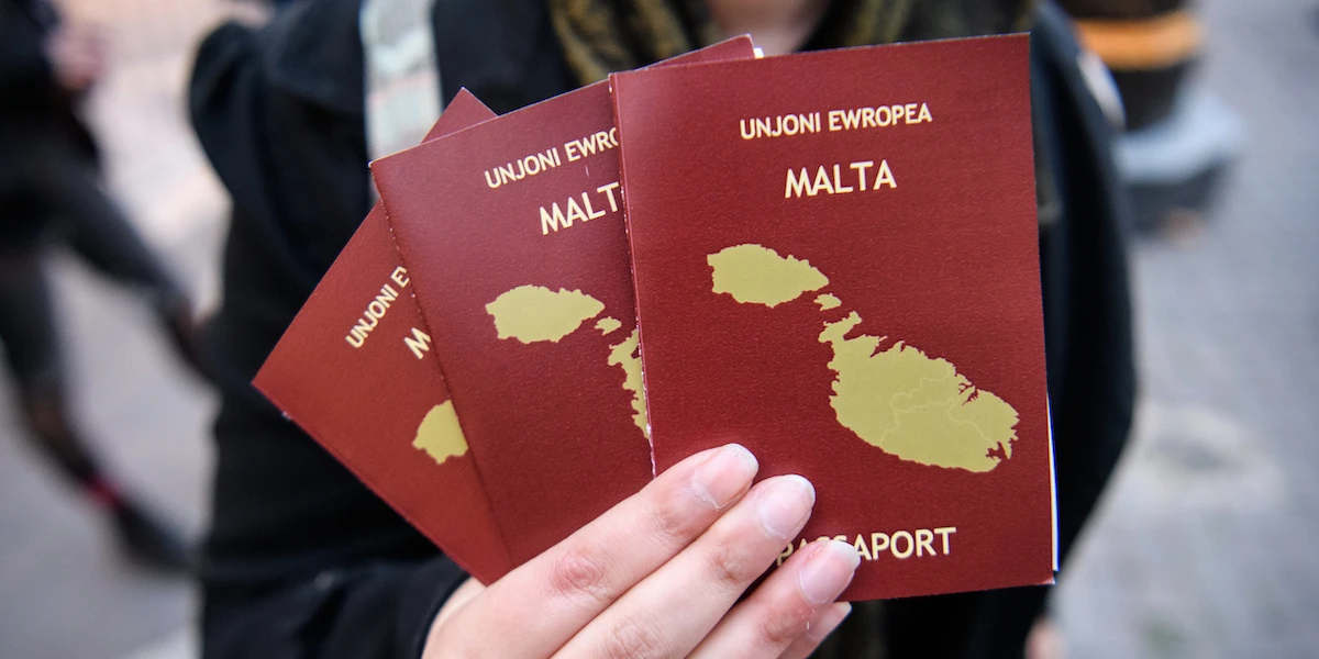 4 minuti faA Malta non ci saranno più “passaporti d’oro”La legge che concede la cittadinanza in cambio di investimenti sarà abolita, ma verrà potenziato un altro tipo di procedura per ottenerla