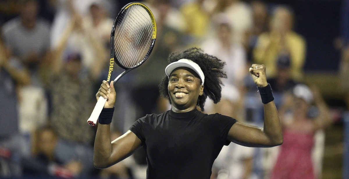 4 minuti faVenus Williams gioca ancora, e vinceA 45 anni la sorella maggiore di Serena non si è mai ufficialmente ritirata, ed è tornata a vincere dopo quasi due anni dall'ultima volta
