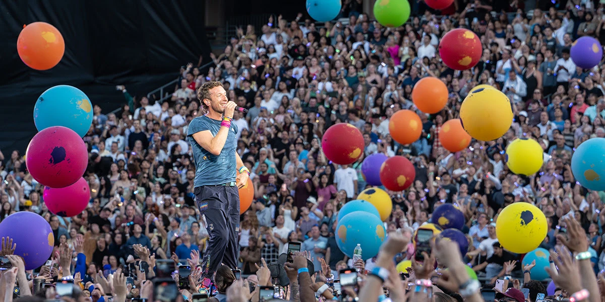 4 minuti faUn’altra canzone dei ColdplayUn po’ “Imagine” e un po’ “Man in the mirror”