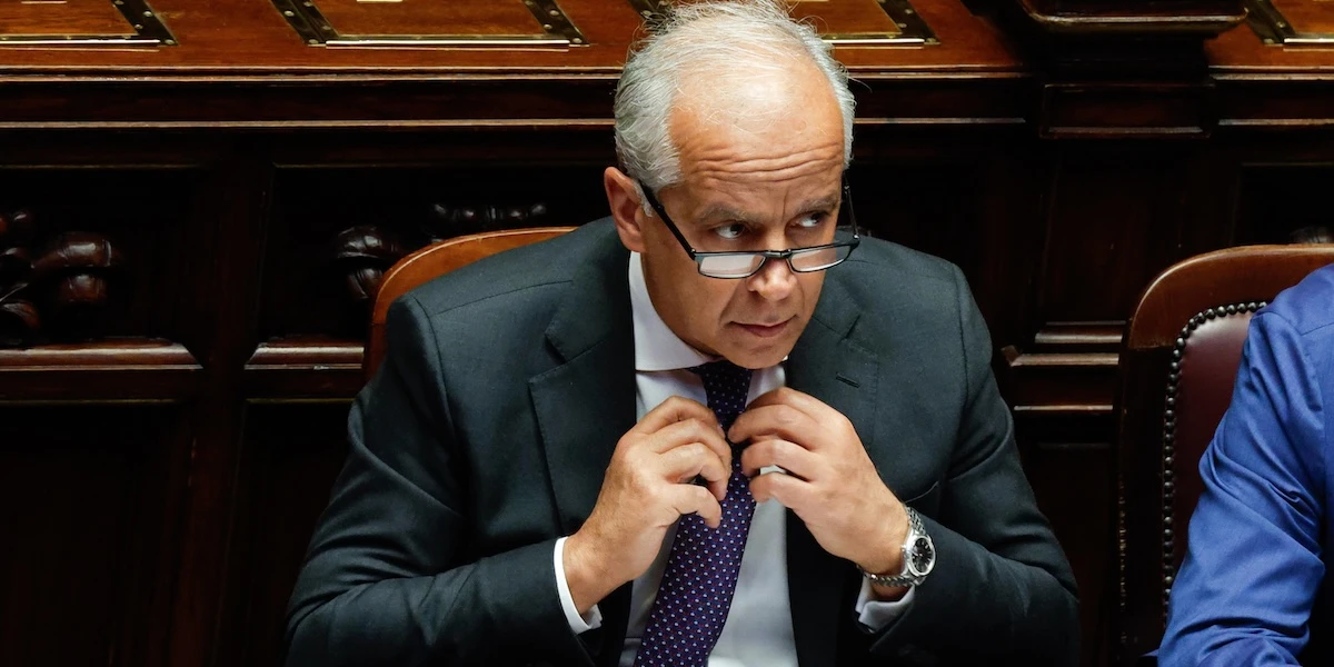 3 minuti faAl ministro dell’Interno Piantedosi è stato vietato l’ingresso in Libia orientaleEra in visita ufficiale con una delegazione europea, dichiarata “persona non grata” dal governo di Bengasi
