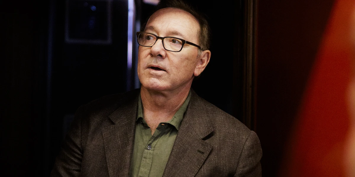 pochi secondi faKevin Spacey vuole tornare a fare l’attoreDopo esser stato assolto in tutti i processi contro di lui: Hollywood è fuori discussione, in Italia invece è molto richiesto