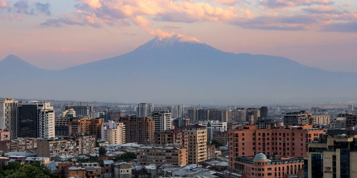 4 minuti faSui timbri dell’Armenia non ci sarà più il monte AraratÈ un simbolo dell’identità nazionale, ma si trova in Turchia e il governo ha deciso di sostituirlo anche per evitare problemi con il vicino Azerbaigian