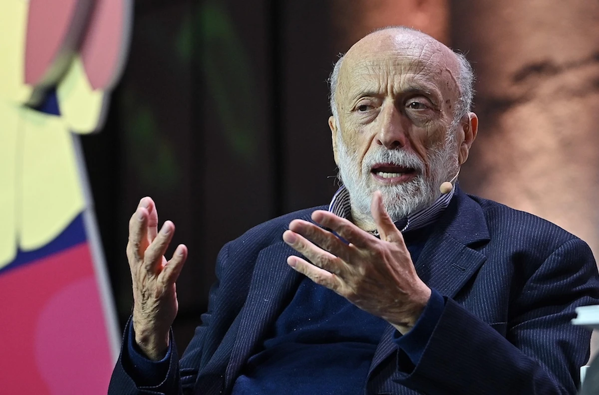 pochi secondi faÈ morto Carlo Petrini, fondatore di Slow FoodOvvero la più importante associazione italiana per la cultura ecosostenibile del cibo: aveva 76 anni