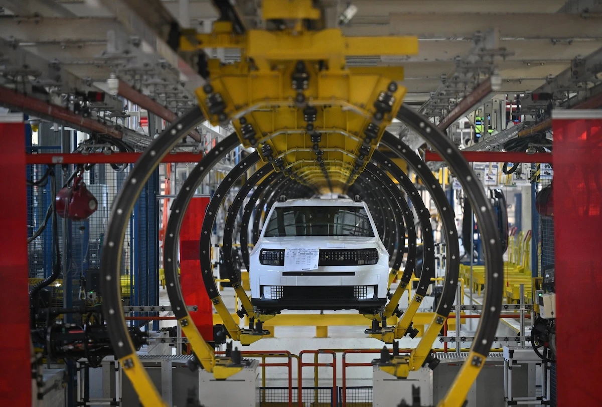 pochi secondi faCome Stellantis proverà a uscire dalla crisiCon 60 miliardi di investimenti entro il 2030, 60 nuovi modelli e la promessa di non chiudere nessuno stabilimento italiano