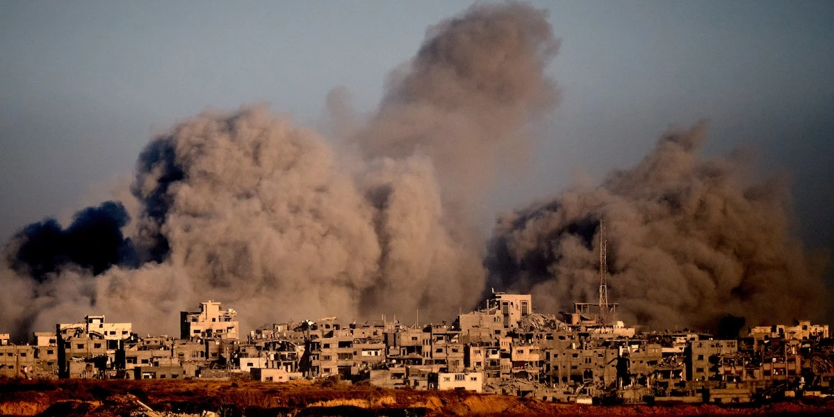 pochi secondi faHamas e Israele hanno firmato l’accordo per la prima fase del piano di paceSi basa sulla proposta fatta da Trump la settimana scorsa, modificata durante le trattative degli ultimi giorni