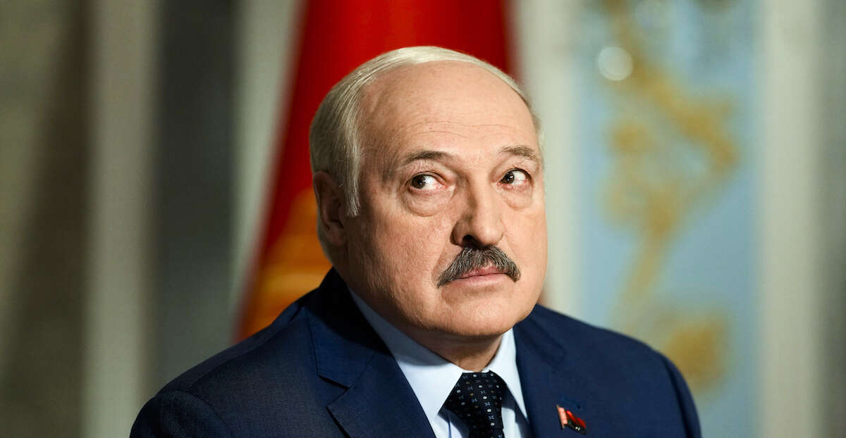 Questa volta Lukashenko non vuole correre rischiDopo le enormi proteste per il risultato delle elezioni di cinque anni fa, il dittatore della Bielorussia vuole arrivare alle presidenziali di domenica senza nessun ostacolo