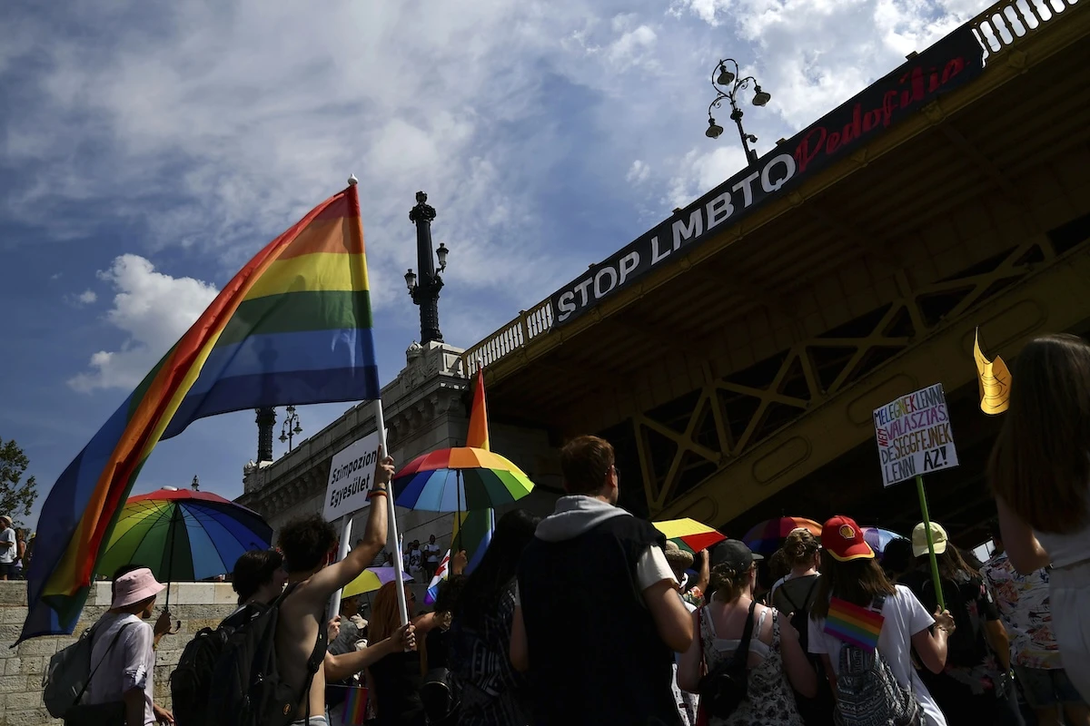 3 minuti faLa polizia ungherese ha detto che non c’è motivo per proibire il Pride di Budapest, vietato lo scorso anno dal governo di Orbán