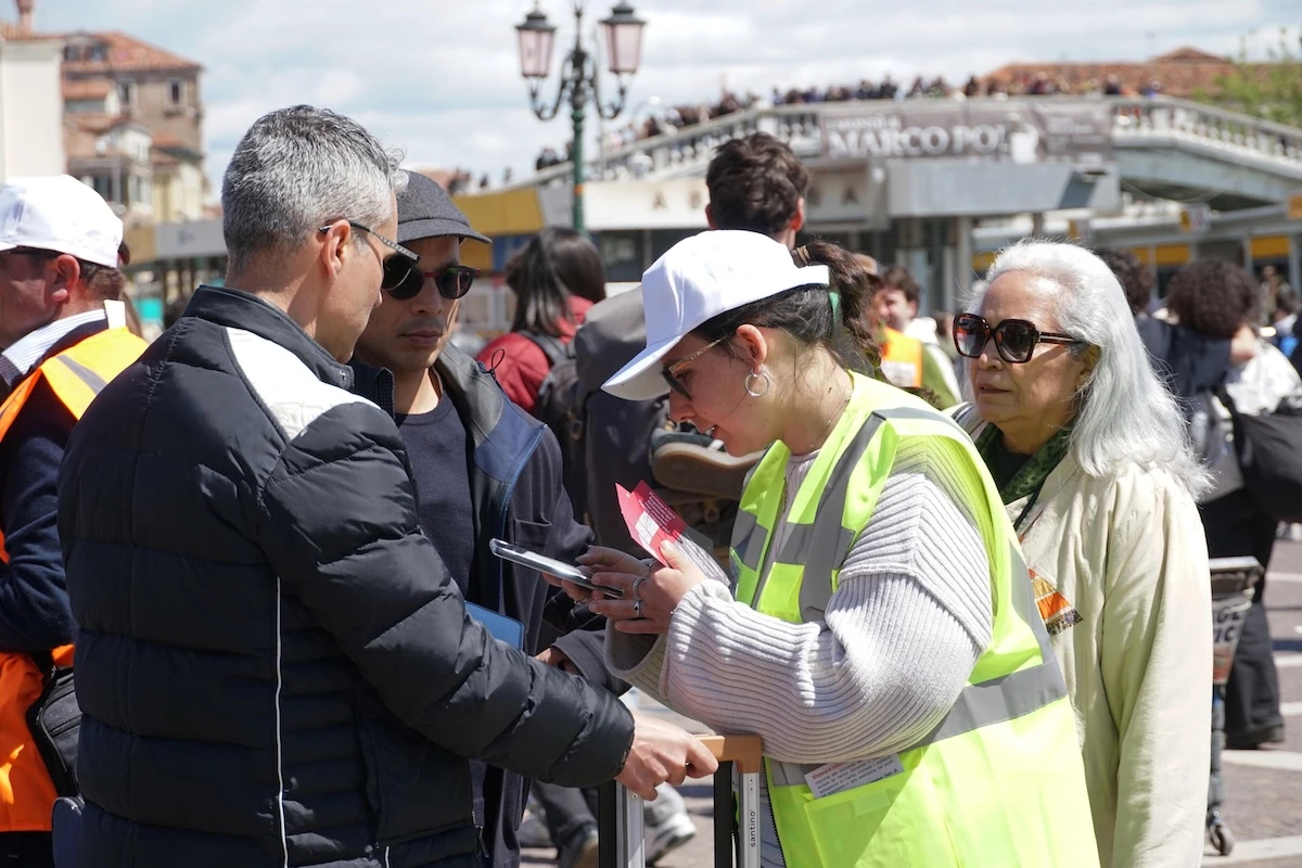 pochi secondi faVenezia comincia a fare sul serio, con i biglietti per visitare la cittàDopo tre anni dalla loro introduzione, il comune ha iniziato a fare più multe a chi non li paga