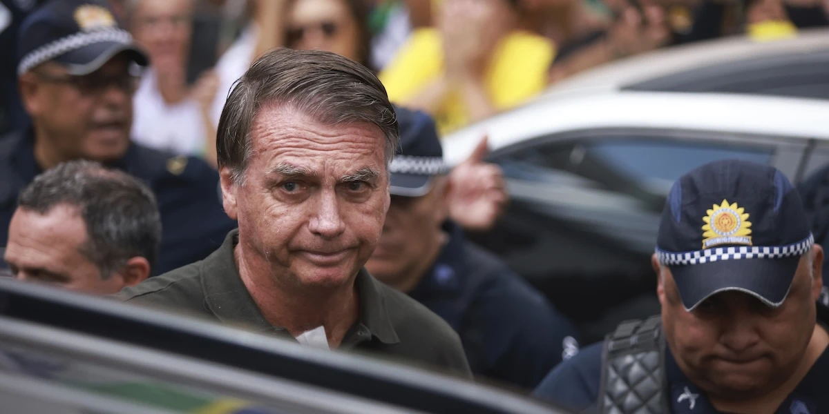 1 minuto faA Jair Bolsonaro sono stati diagnosticati e rimossi due tumori alla pelle