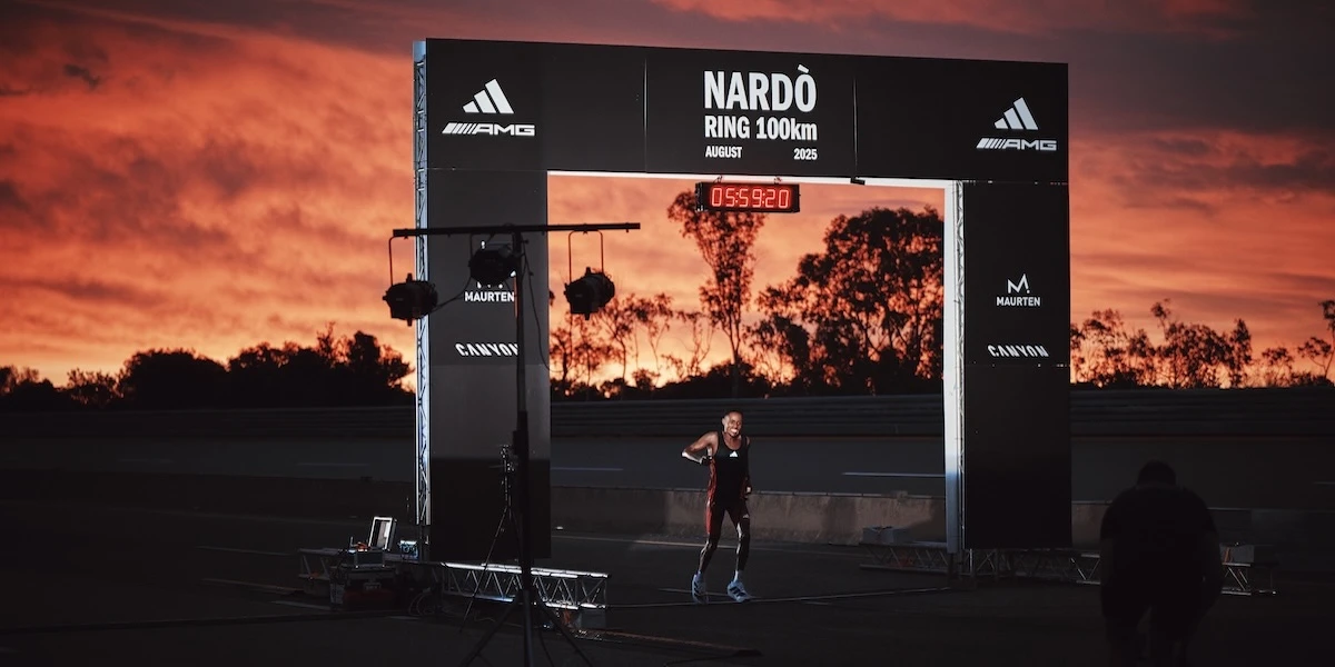 3 minuti faOra anche Adidas si vuole fare pubblicità con i record sportiviIn un suo evento il sudafricano Sibusiso Kubheka è stato il primo a correre 100 chilometri in meno di 6 ore